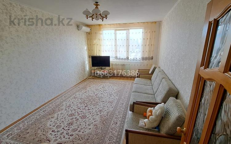 2-бөлмелі пәтер, 52 м², 4/9 қабат, 5 мкр 2, бағасы: 18.9 млн 〒 в Аксае — фото 85