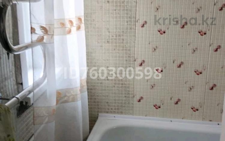 3-комнатная квартира · 56.2 м² · 2/2 этаж, Ауэзова 30 — Рядом магнат обменный пункт за ~ 7 млн ₸ в Риддере — фото 2