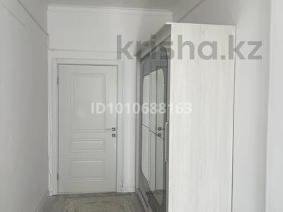 4-бөлмелі пәтер · 105 м² · 2/3 қабат, мкр Шанхай, Рыскулова 16/2 — Напротив 10 этажного дома, бағасы: 24 млн ₸ в Актобе