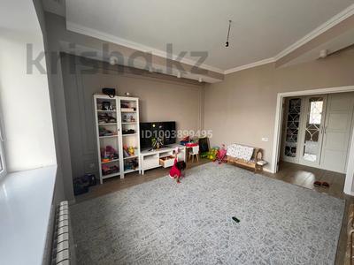 2-бөлмелі пәтер · 75 м² · 2/8 қабат, мкр Нурсая, Абулхаир Хана, бағасы: 40 млн ₸ в Атырау
