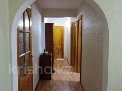 3-комнатная квартира, 60 м², 5/5 этаж, Шакарима 143 за 20.4 млн 〒 в Усть-Каменогорске