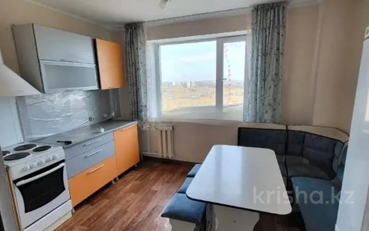 2-комнатная квартира, 60 м², 14/16 этаж, Мустафина 21/2