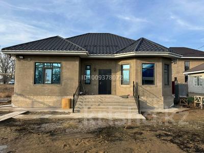 Отдельный дом · 4 комнаты · 132 м² · 5000 сот., 1 — Ақ барыс стадион за 34 млн ₸ в Жибек Жолы