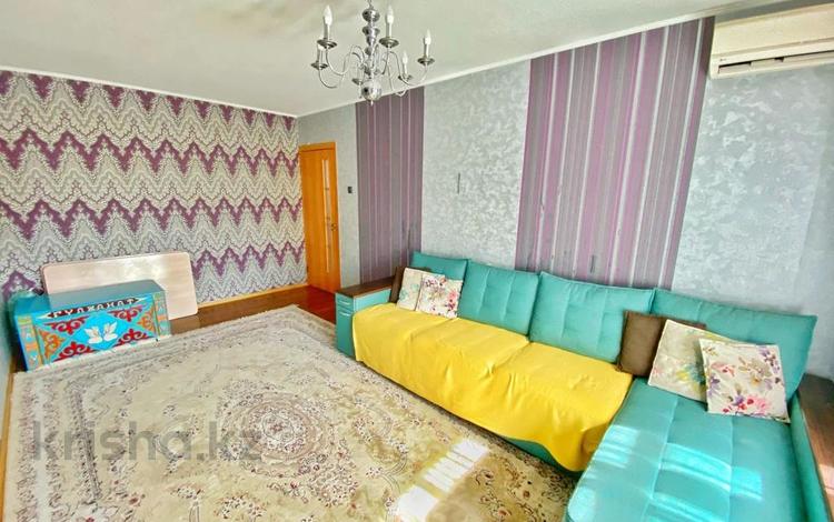 4-комнатная квартира, 75 м², 4/4 этаж, мкр №1 за 37 млн 〒 в Алматы, Ауэзовский р-н — фото 11