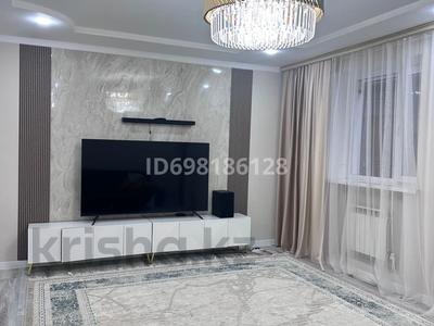 Жеке үй • 8 бөлмелер • 350 м² • 7 сот., Амангельды Иманова, бағасы: 53 млн 〒 в Актобе, мкр Москва