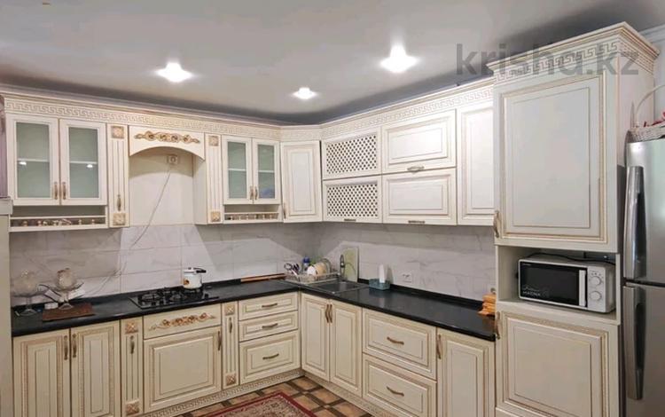 Часть дома · 4 комнаты · 200 м² · 5 сот., Айнаколь 102 за 300 000 〒 в Астане, Алматы р-н — фото 2