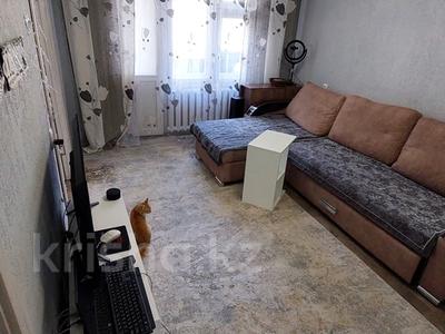3-комнатная квартира · 48.5 м² · 1/5 этаж, ул. Победы 137 за 15.5 млн ₸ в Уральске, мкр Школьник