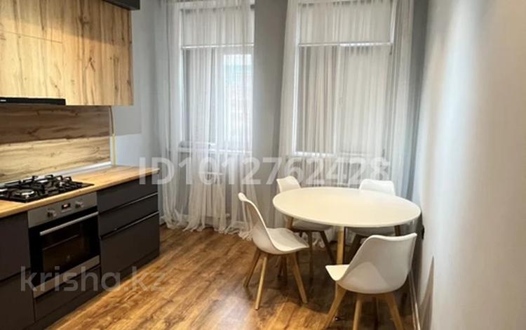 1-бөлмелі пәтер · 41 м² · 3/5 қабат, мкр Самал, мкрн Самал 3 — Атырау, мкр. Самал, ул. Абиша Кекилбайулы, 60А, блок Г. Ориентир: район аэропорта, ЖК Samal Town, бағасы: 18.5 млн ₸ — фото 2