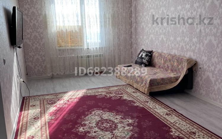 1-комнатная квартира · 50 м² · 7/16 этаж, мкр. Алмагуль 21 за 150 000 ₸ в Атырау — фото 2