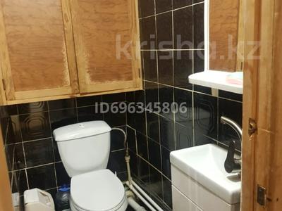 3-комнатная квартира · 60 м² · 3/5 этаж, мкр Центральный, ул. Махамбета 114б — возле Драмтеатра за 20 млн 〒 в Атырау