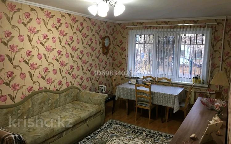 3-бөлмелі пәтер · 57.9 м² · 1/5 қабат, проспект Республики 65/3, бағасы: 11 млн ₸ в Темиртау — фото 2
