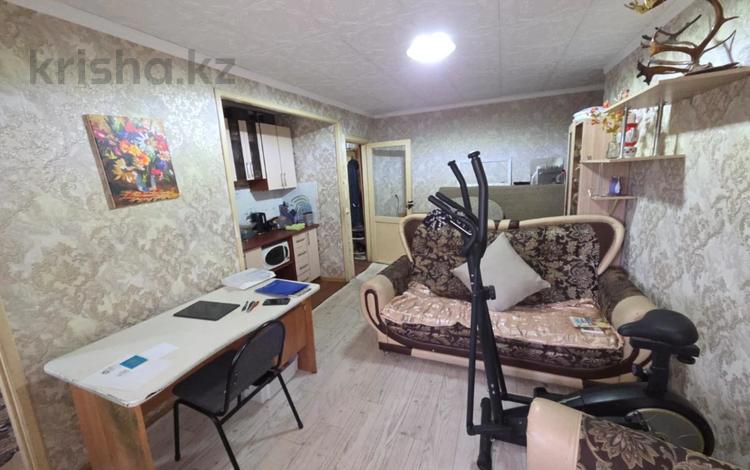 3-бөлмелі пәтер · 55.6 м² · 3/5 қабат, Пришахтинск ш/а., Зелинского, бағасы: 11.9 млн ₸ в Караганде, Алихана Бокейханова р-н — фото 3