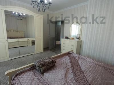 3-комнатная квартира, 100 м², 4/10 этаж, мкр Аксай-1А за 46 млн 〒 в Алматы, Ауэзовский р-н