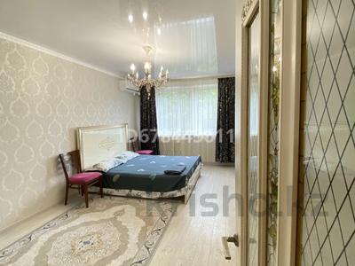 2-комнатная квартира, 62 м², 1/5 этаж посуточно, Абубакира Кердери 139 за 7 777 〒 в Уральске