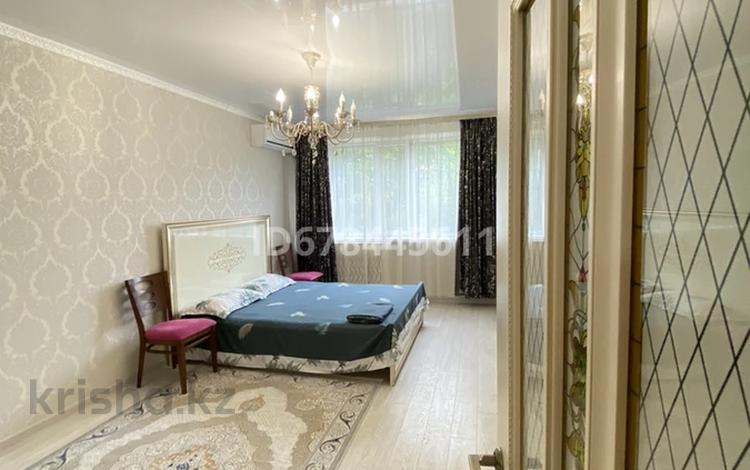 2-комнатная квартира · 62 м² · 1/5 этаж, Абубакира Кердери 139 за 18 000 〒 в Уральске — фото 8
