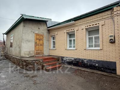 Отдельный дом · 4 комнаты · 100 м² · 5.4 сот., Абая 227 за 26 млн 〒 в Костанае