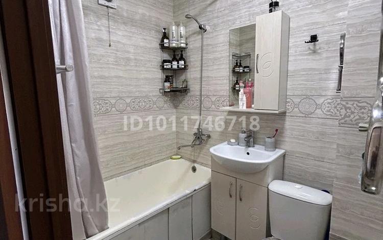 3-бөлмелі пәтер · 70 м² · 4/5 қабат, Молдагулова 12, бағасы: 25 млн ₸ в Шымкенте, Аль-Фарабийский р-н — фото 2
