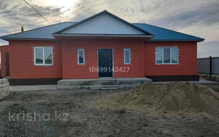 Отдельный дом · 2 комнаты · 100 м² · 8 сот., Тахауи Ахтанов 14 — Еркінқала 2 за 22 млн ₸ в Атырау — фото 2