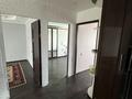 3-комнатная квартира · 66 м² · 4/5 этаж, Майкудук, 15й микрорайон 1 за 12.2 млн ₸ в Караганде, Алихана Бокейханова р-н