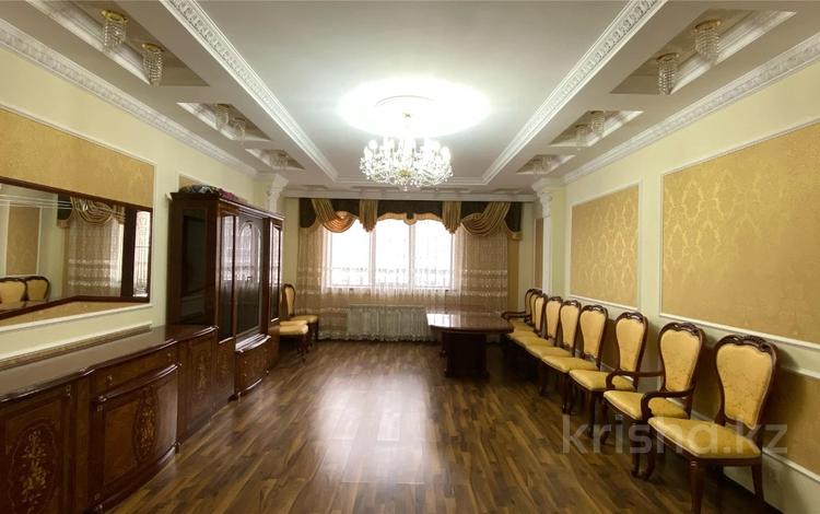 4-комнатная квартира · 164 м² · 3/10 этаж, Пр. Кошкарбаева за 85 млн ₸ в Астане, Сарайшык р-н — фото 2