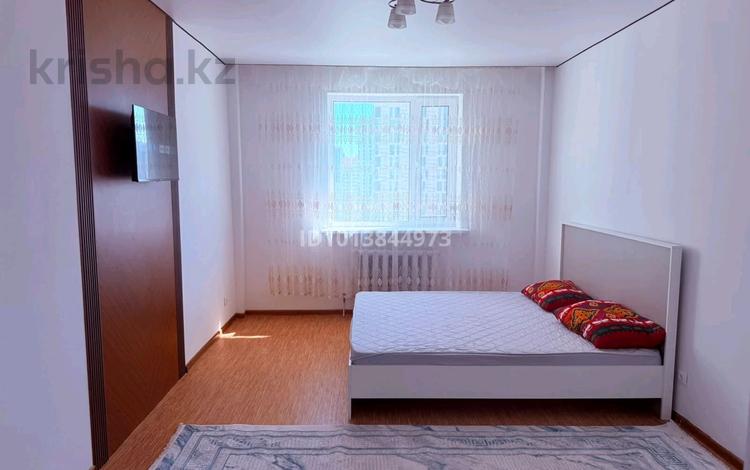 1-комнатная квартира · 45 м² · 10/12 этаж, Кабанбай батыра 42 за 15 000 ₸ в Астане, Есильский р-н — фото 2