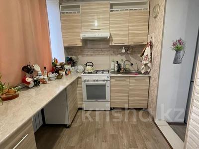 3-комнатная квартира, 70 м², 5/5 этаж помесячно, Абая 160 за 150 000 〒 в Таразе