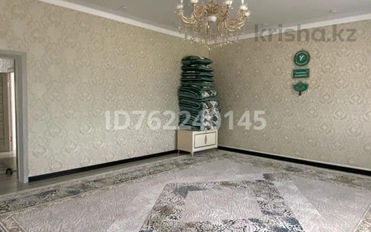 Отдельный дом · 4 комнаты · 170 м² · 10 сот., Құскелдиев 57 — В доль дороги за 28 млн 〒 в  — фото 2