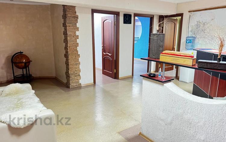 Свободное назначение, офисы, магазины и бутики, салоны красоты, образование · 100 м² за 35 млн 〒 в Астане, Алматы р-н — фото 2