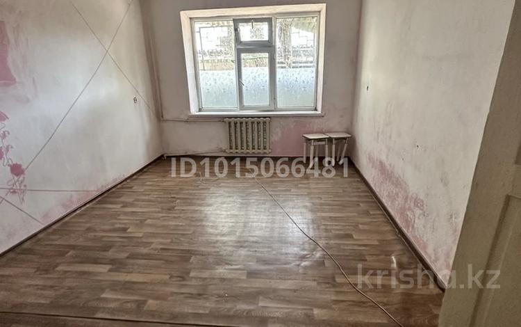 1-бөлмелі пәтер · 36 м² · 1/4 қабат, Қаратау ш/а. 39 — Торговый центр, бағасы: 6 млн ₸ в Таразе, мкр Каратау — фото 5