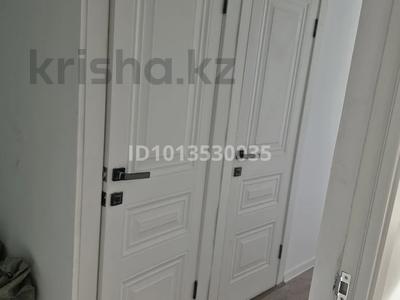 2-бөлмелі пәтер · 45 м² · 3/5 қабат, мкр 5, Есет батыра 73а — Гуманитарный колледж, бағасы: 12.5 млн ₸ в Актобе