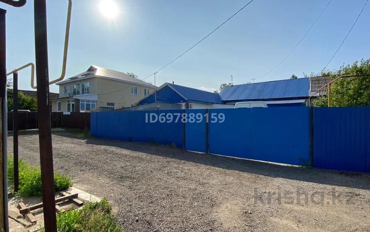 Отдельный дом · 3 комнаты · 100 м², Абулхаир хана 6/3 за 140 000 〒 в Уральске — фото 8