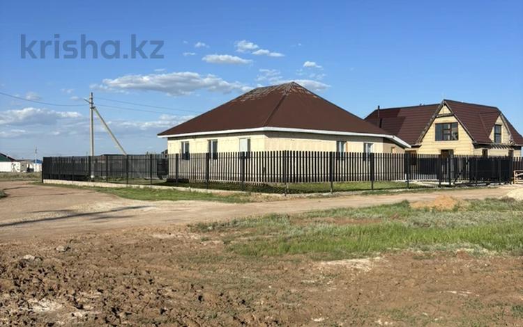 Отдельный дом · 4 комнаты · 150 м² · 9 сот., Казахстанская 301 — Первый дом , напротив лесополоса, удобная локация! за 16.5 млн ₸ в Астане, р-н Байконур — фото 2