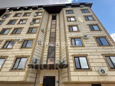 2-комнатная квартира · 58 м² · 5/6 этаж, Авангард 2 микрорайон за 25 млн 〒 в Атырау