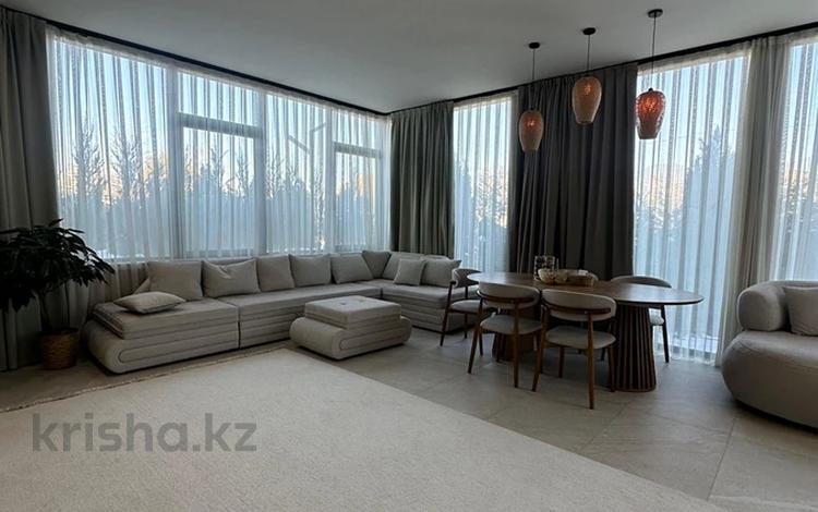 4-комнатная квартира · 190 м² · 1/3 этаж, Жамакаева 252 за 240 млн ₸ в Алматы, Медеуский р-н — фото 2