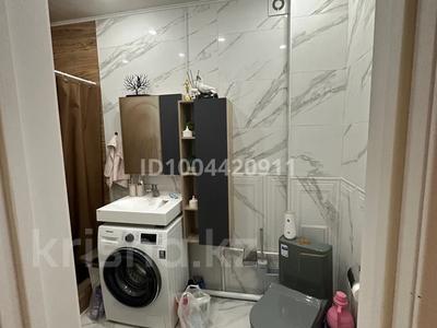 2-бөлмелі пәтер · 70 м² · 2/8 қабат, мкр 4 33, бағасы: 200 000 〒 в Уральске