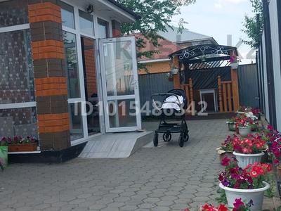 Дом · 4 комнаты · 200 м², Уалиханова 1д/13 — На развилке за 10 000 ₸ в Кокшетау