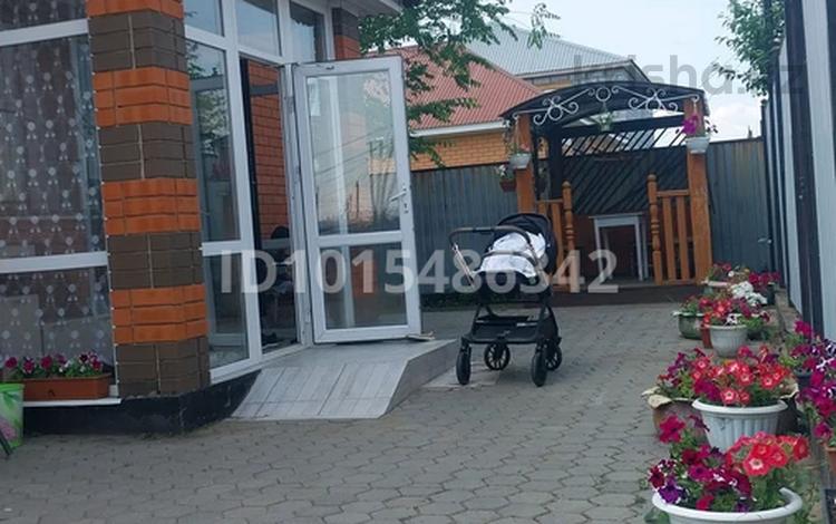 Дом · 4 комнаты · 200 м², Уалиханова 1д/13 — На развилке за 10 000 ₸ в Кокшетау — фото 2