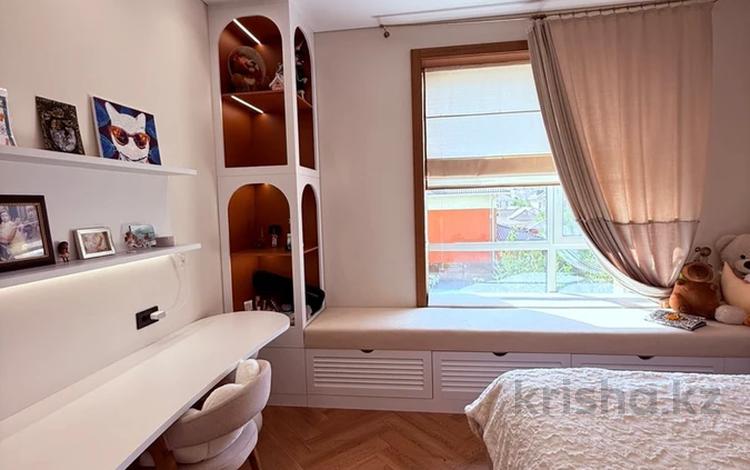 5-комнатная квартира · 245 м² · 1 этаж, Аль-Фараби 35 за 320 млн 〒 в Астане, Есильский р-н — фото 2