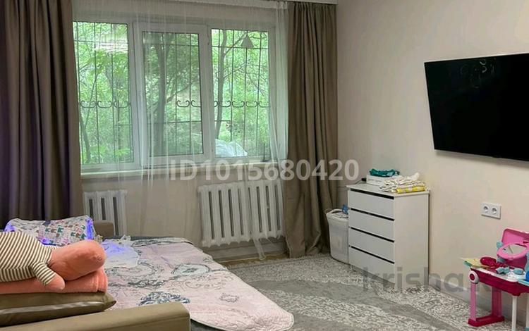 1-бөлмелі пәтер · 32 м² · 1/4 қабат, №8 ш/а. 11, бағасы: ~ 25.8 млн ₸ в Алматы, Ауэзовский р-н — фото 2