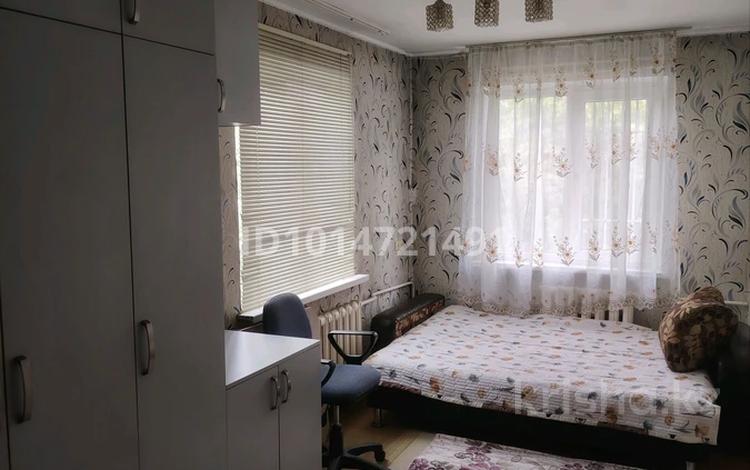 2-комнатная квартира · 45 м² · 4/4 этаж, мкр №1 за 250 000 ₸ в Алматы, Ауэзовский р-н — фото 2