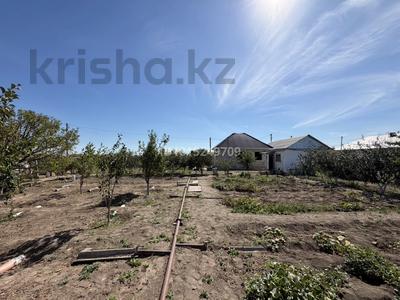 Дача · 2 комнаты · 60 м² · 12 сот., мкр Аксай, Проектировщик 84 за 11 млн ₸ в Атырау