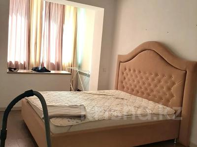 1-бөлмелі пәтер, 50 м², 9/10 қабат ай сайын, Кенесары хана 54, бағасы: 200 000 〒 в Алматы, Наурызбайский р-н