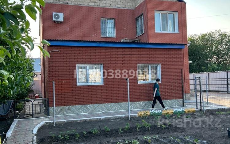 Отдельный дом · 6 комнат · 160 м² · 7 сот., мкр Жана Орда, Б.Жубаниязов 110 — Ул.Московской и Ул.Алаш, Светлая, Абдуллова за 60 млн 〒 в Уральске — фото 2
