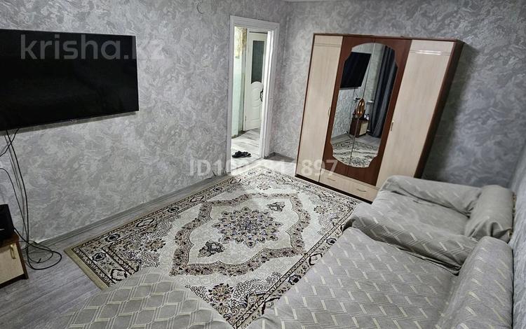 3-бөлмелі пәтер · 52 м² · 1/2 қабат, Закарии Белибаева 20 — Магазина Дина на Дальней, бағасы: 8.8 млн ₸ в Семее — фото 2