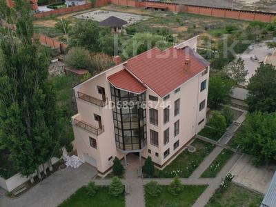 Отдельный дом · 8 комнат · 549.6 м² · 146.7 сот., Еділ 9 за 400 млн ₸ в Атырау, мкр Жилгородок