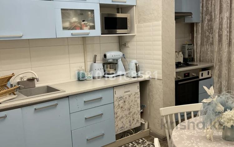 3-бөлмелі пәтер · 74 м² · 6/9 қабат, мкр Аксай-4 83, бағасы: 52 млн ₸ в Алматы, Ауэзовский р-н — фото 3