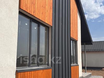 Отдельный дом · 3 комнаты · 142.4 м² · 8.5 сот., мкр Уркер Е646 за 71.2 млн 〒 в Астане, Нура р-н