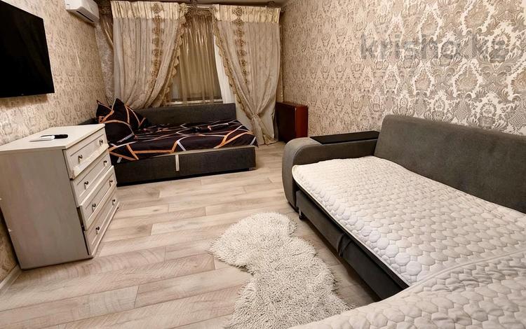 3-комнатная квартира · 64 м² · 1/9 этаж, мкр Кунаева 11 — Желаевская трасса за 20 000 ₸ в Уральске — фото 30