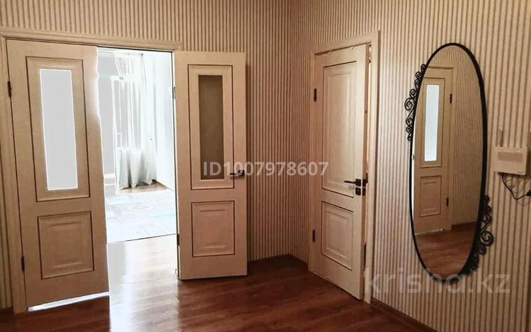 2-комнатная квартира · 80.9 м² · 5/16 этаж, Кулманова 1 за 250 000 ₸ в Атырау — фото 4