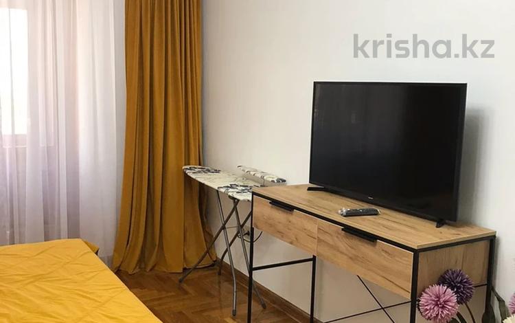 1-бөлмелі пәтер · 35 м² · 2/4 қабат, Байтурсынова 43 — Байтурсынова Толе би, бағасы: 17 000 ₸ в Алматы, Алмалинский р-н — фото 2